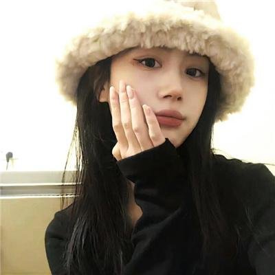 她不知道那些鸟的名字
